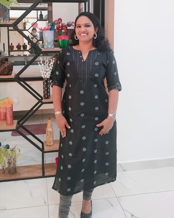 Daily Wear Kurthi - V Neck Pattern With Show Button- Three Forth Sleeve - Cotton - Side Slitted Women Fashions